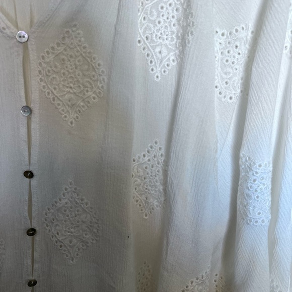 Boho White Eyelet Women's Top Batwing Sleeves - Picture 4 of 6